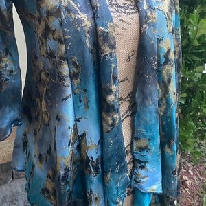 Light long sleeve sweater